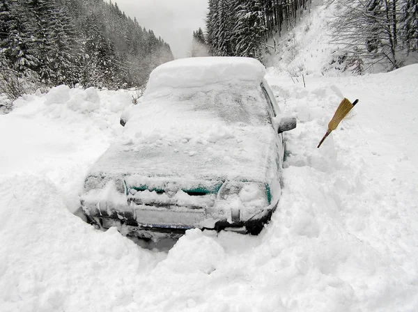 Auto e neve — Foto Stock