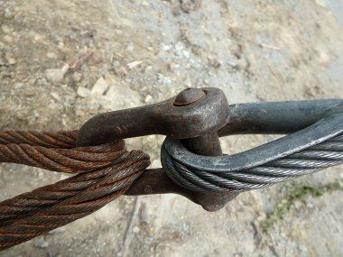 İki çelik kablo metal sıkılaştırma 