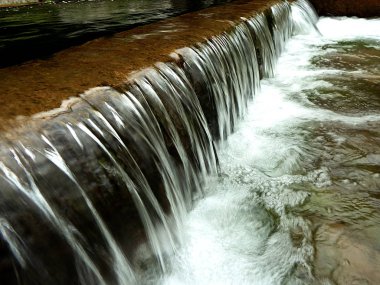 Nehrin yapay cascade,