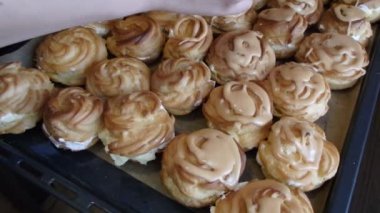 Tatlı kek hazırlanması, krem puf kek (pasta), yüzük muhallebi krem yüzük