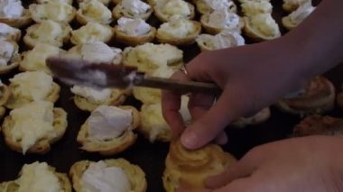 Tatlı kek hazırlanması, krem puf kek (pasta), yüzük muhallebi krem yüzük