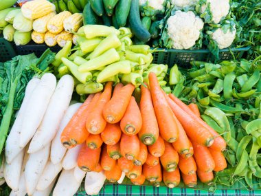 Rustik pazarında sebze grubu