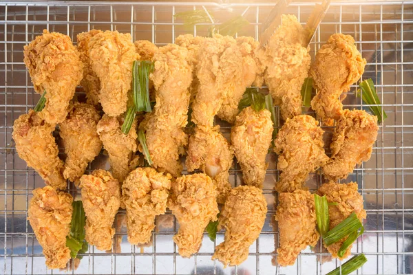 Steer fast food frango frito e pandan para óleo cheiro rançoso . — Fotografia de Stock