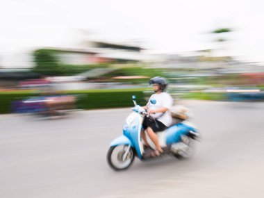 Chiang Rai, Tayland - 10 Mayıs 2017: Kimliği belirsiz bir kadın kurtulmak