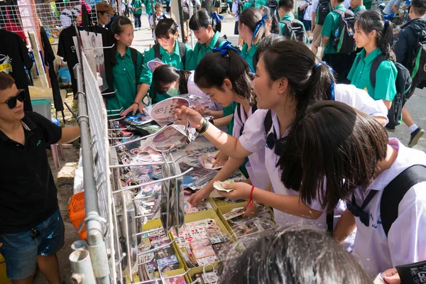 CHIANG RAI, THAILANDIA - 21 MAGGIO 2017: Studentesse asiatiche pazze — Foto Stock