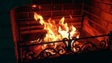 Şöminede Ateş