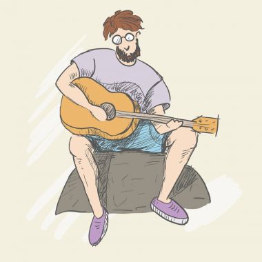 Genç bir adam bir taşa oturur ve gitar çalıyor. Turizm.