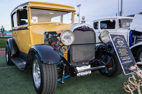 Klassische Auto-Schönheit — Stockfoto