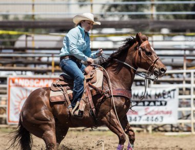Buzağı Kementleme Cowgirl