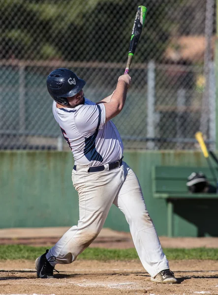 Büyük adam salıncak