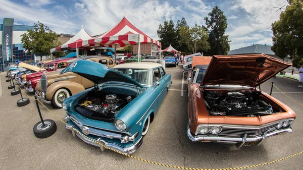 Bir gün Auto Show'da