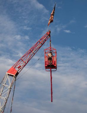 Heyecan verici Bungee Jumping