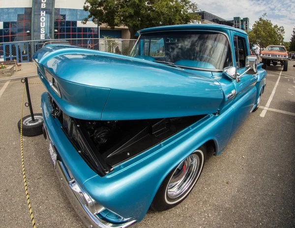 Bir gün Auto Show'da