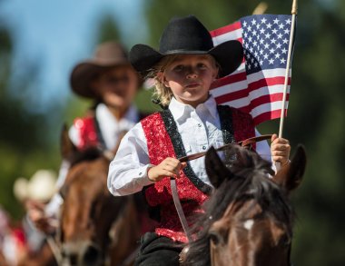 Scott Vadisi zevk Park Rodeo Etna, Kaliforniya'da küçük matkap takım üyesi rides