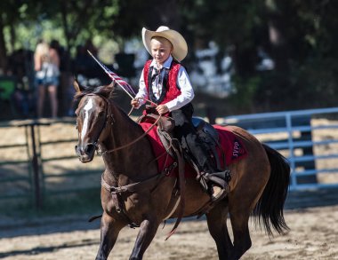 Scott Vadisi zevk Park Rodeo Etna, Kaliforniya'da küçük matkap takım üyesi rides