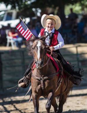 Scott Vadisi zevk Park Rodeo Etna, Kaliforniya'da küçük matkap takım üyesi rides