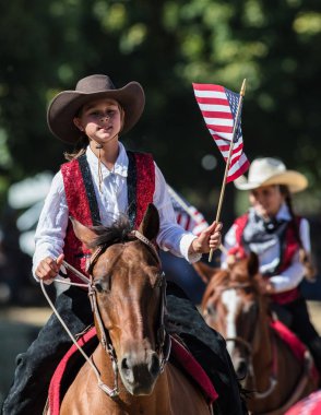 Scott Vadisi zevk Park Rodeo Etna, Kaliforniya'da küçük matkap takım üyesi rides