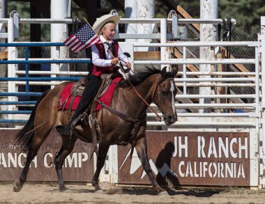 Scott Vadisi zevk Park Rodeo Etna, Kaliforniya'da küçük matkap takım üyesi rides