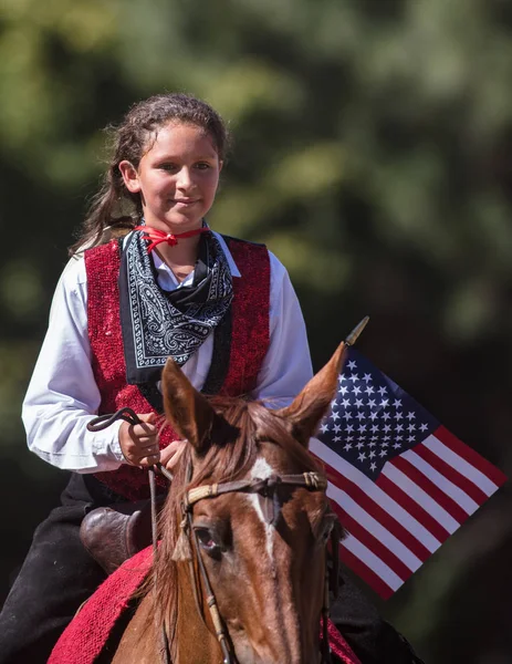 Scott Vadisi zevk Park Rodeo Etna, Kaliforniya'da küçük matkap takım üyesi rides