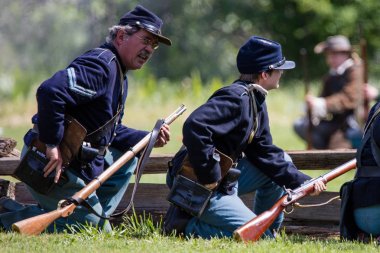 Amerikan İç Savaşı reenactors kırmızı blöf, Kaliforniya'da köpek Adası Event'de eylem. 28 Nisan 2018. 
