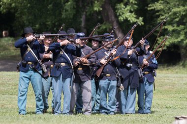 Amerikan İç Savaşı reenactors kırmızı blöf, Kaliforniya'da köpek Adası Event'de eylem. 29 Nisan 2018