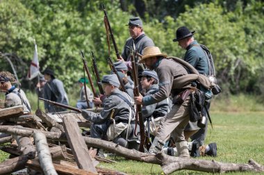 Amerikan İç Savaşı reenactors kırmızı blöf, Kaliforniya'da köpek Adası Event'de eylem. 29 Nisan 2018