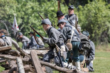 Amerikan İç Savaşı reenactors kırmızı blöf, Kaliforniya'da köpek Adası Event'de eylem. 29 Nisan 2018