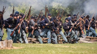 Amerikan İç Savaşı reenactors kırmızı blöf, Kaliforniya'da köpek Adası Event'de eylem. 29 Nisan 2018