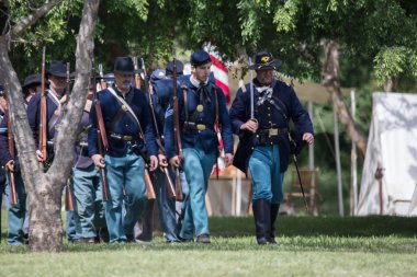 Amerikan İç Savaşı reenactors kırmızı blöf, Kaliforniya'da köpek Adası Event'de eylem.
