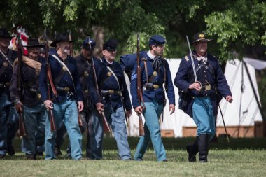Amerikan İç Savaşı reenactors kırmızı blöf, Kaliforniya'da köpek Adası Event'de eylem.