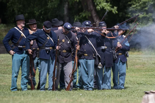 Rievocatori Della Guerra Civile Americana Azione All Evento Dog Island — Foto Stock