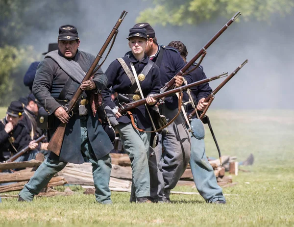 Amerikanische Bürgerkriegsreenactors Aktion Beim Dog Island Event Red Bluff Kalifornien — Stockfoto