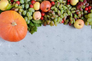 Meyveli kek üzüm, elma, çilek ve kabak ile dokusal arka plan