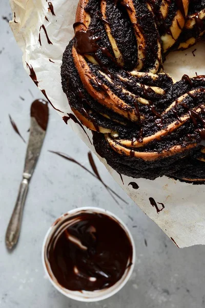 Kringle Estonio Brioche Con Amapola Chocolate Corona Flores Horneando Pasteles — Foto de Stock