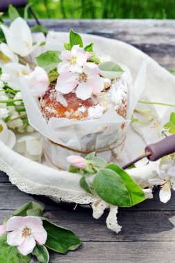 Paskalya pasta hamur. Çiçek açması bahar bahçe. Paskalya. Börek. Bahar Şenliği. Paskalya kek