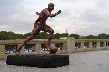 Futbol yıldızı Lionel Messi heykeli
