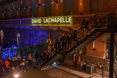 Fotoğrafçı David Lachapelle işareti