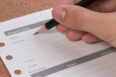Proje planlama ve gol masada boş bir form. İş Projesi plan ve hedefleri denetim listesi.