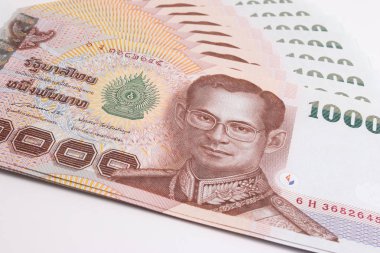 Yakın banknot Tayland Kralı Bhumibol Adulyadej görüntü ile Tay Tay banknot banyo. 1000 Tayland Bahtı Tayland banknot.