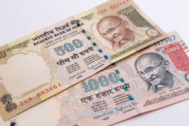 Hindistan Rupisi 500 ve 1000 banknot.