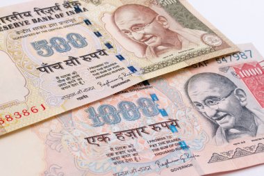 Hindistan Rupisi 500 ve 1000 banknot.