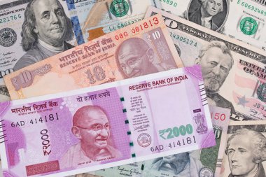 2000 Rupisi banknot üzerimizde Doları banknot.