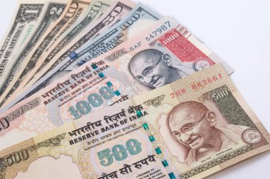 Hindistan Rupisi 500 ve 1000 banknot üzerimizde Doları banknot. Exchange kavramı kaldırılması.