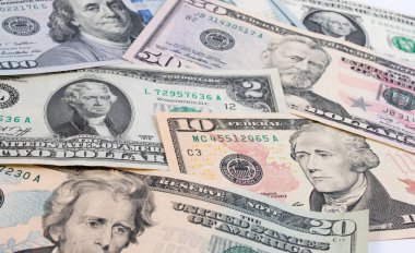 Amerikan Doları veya bize Doları banknot masada. Çeşitli Amerikan banknot yakın çekim.