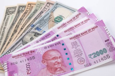 2000 Rupisi banknot üzerimizde Doları banknot. 