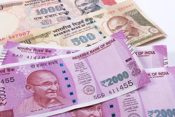 2000 rupee new Indian currency over 500 rupee and 1000 rupee. — Stock Photo, Image