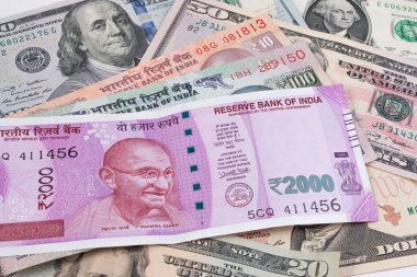 2000 Rupisi banknot üzerimizde Doları banknot. 