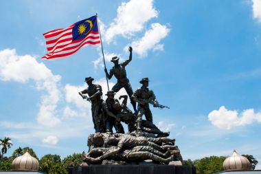 Kuala Lumpur, Malezya - 23 Mar 2017: Malezya ulusal anıtı olarak da bilinen Tugu Negara. Ulusal Anıt özgürlük Kuala Lumpur, Malezya için Malezya'nın mücadelede ölenler anısına bir heykel..