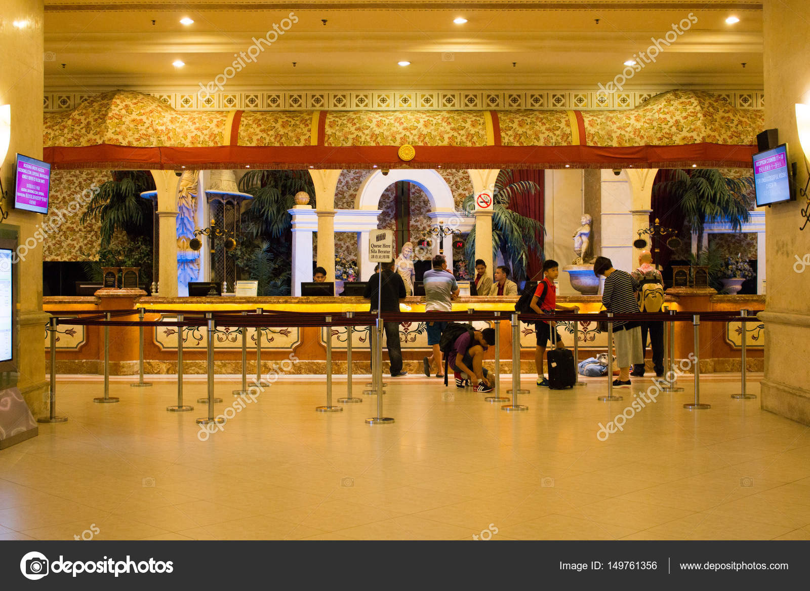 Genting Highlands Malaysia Mar 22 Tourist Check In At Hotel