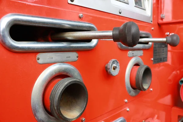 Εξοπλισμός Πυρόσβεσης Έλεγχος Βαλβίδων Του Πυροσβεστικού Κινητήρα — Φωτογραφία Αρχείου